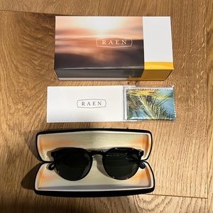 Authentic RAEN Sunglasses REMMY-Crystal Black / Green Polarized-52